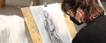 Figure Drawing with Live Model (Intro - Intermediate)